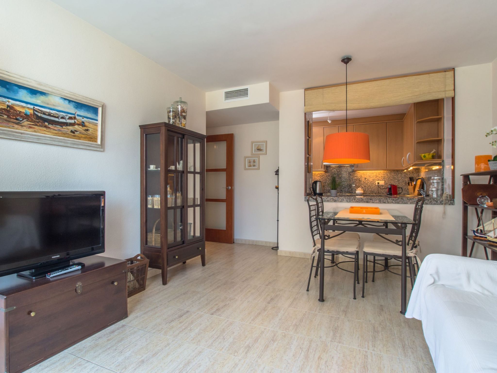 Costabravaforrent Balcó 8, Wohnung für 4 Personen mit gemeinschaftlichem Pool-Drinnen