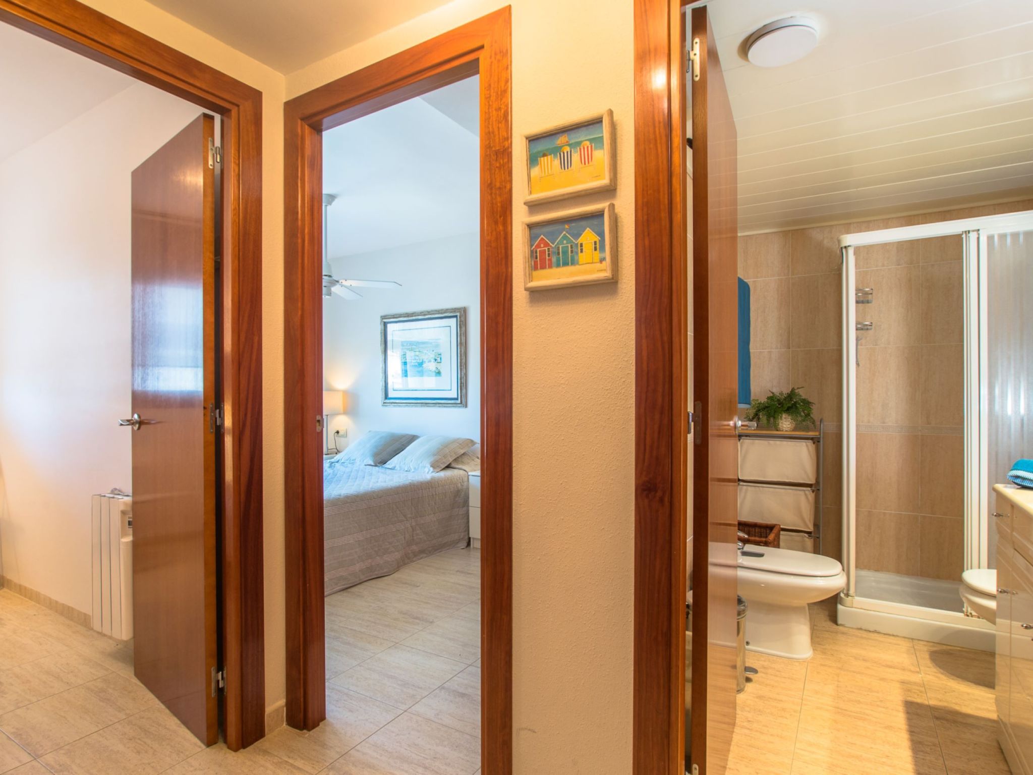 Photo of Costabravaforrent Balcó 8, Wohnung für 4 Personen mit gemeinschaftlichem Pool