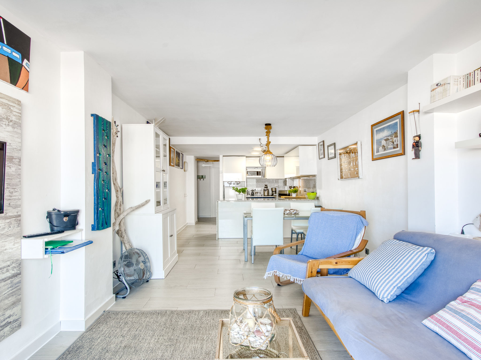 Port L'escala-Drinnen