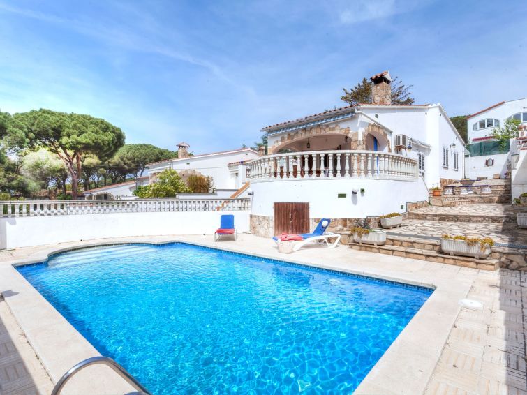 Search and Stay destination L'Escala, CT - Spain from AU$ 343. Afrodita