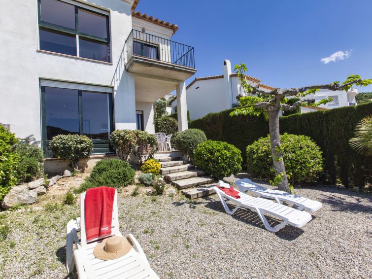 Search and Stay destination L'Escala, CT - Spain from AU$ 452. Port del Rei II