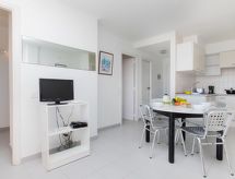 Appartement aan zee in L'Estartit met zwembad en tuin, strand op 40 meter - thumbnail 6
