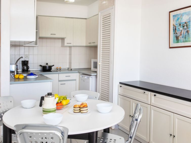 Search and Stay destination Els Griells, CT - Spain from AU$ 210. Residencial Manureva V