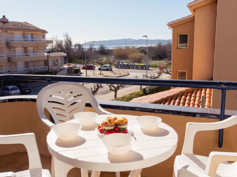 Search and Stay destination Els Griells, CT - Spain from AU$ 221. Edificio Tamarius