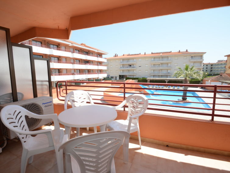 Search and Stay destination L'Estartit, CT - Spain from AU$ 165. Sa Gavina Gaudi 6 pax 2 bedrooms
