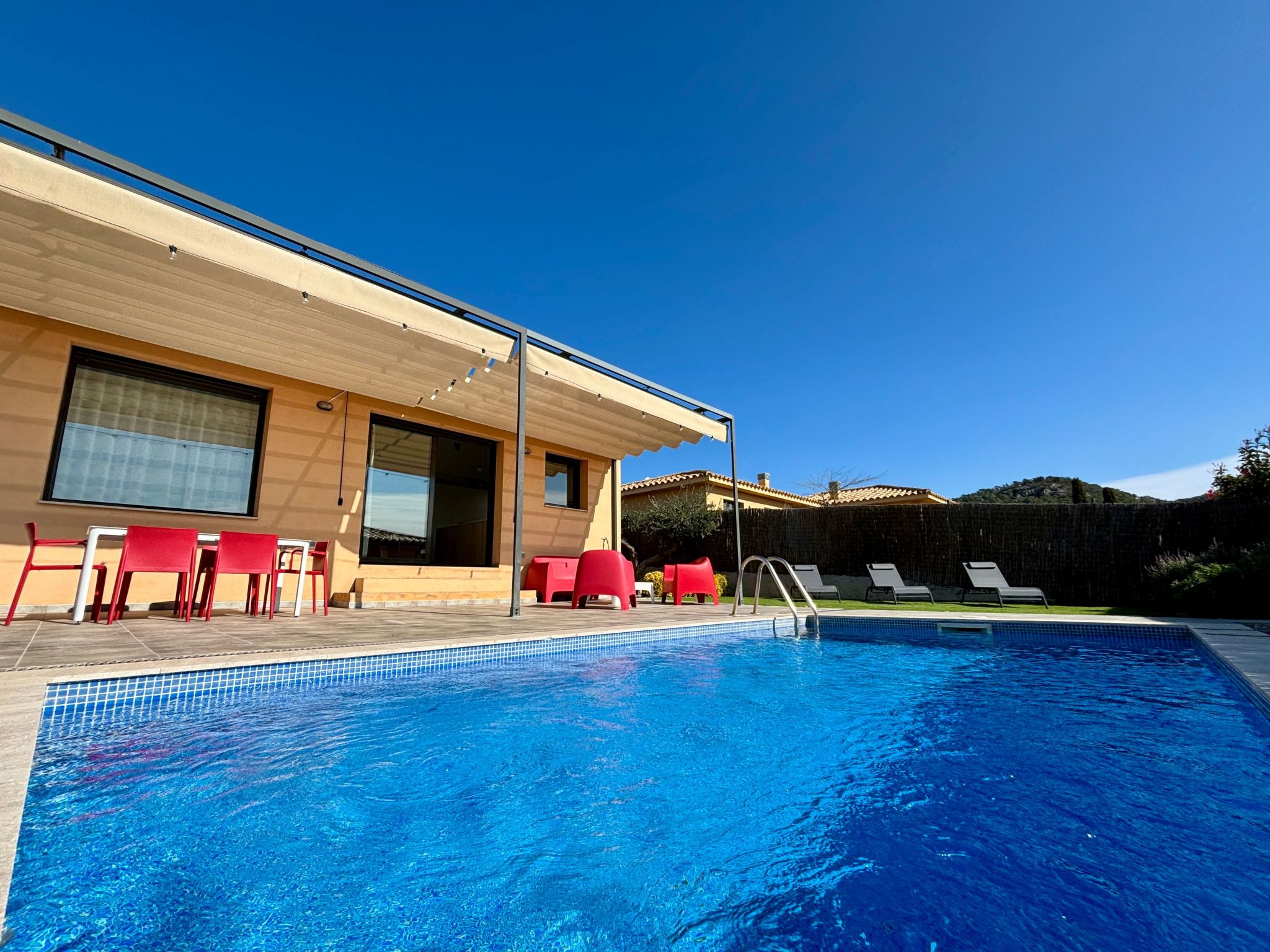 Medes Mar 4 mit Privatem Pool-Binnen