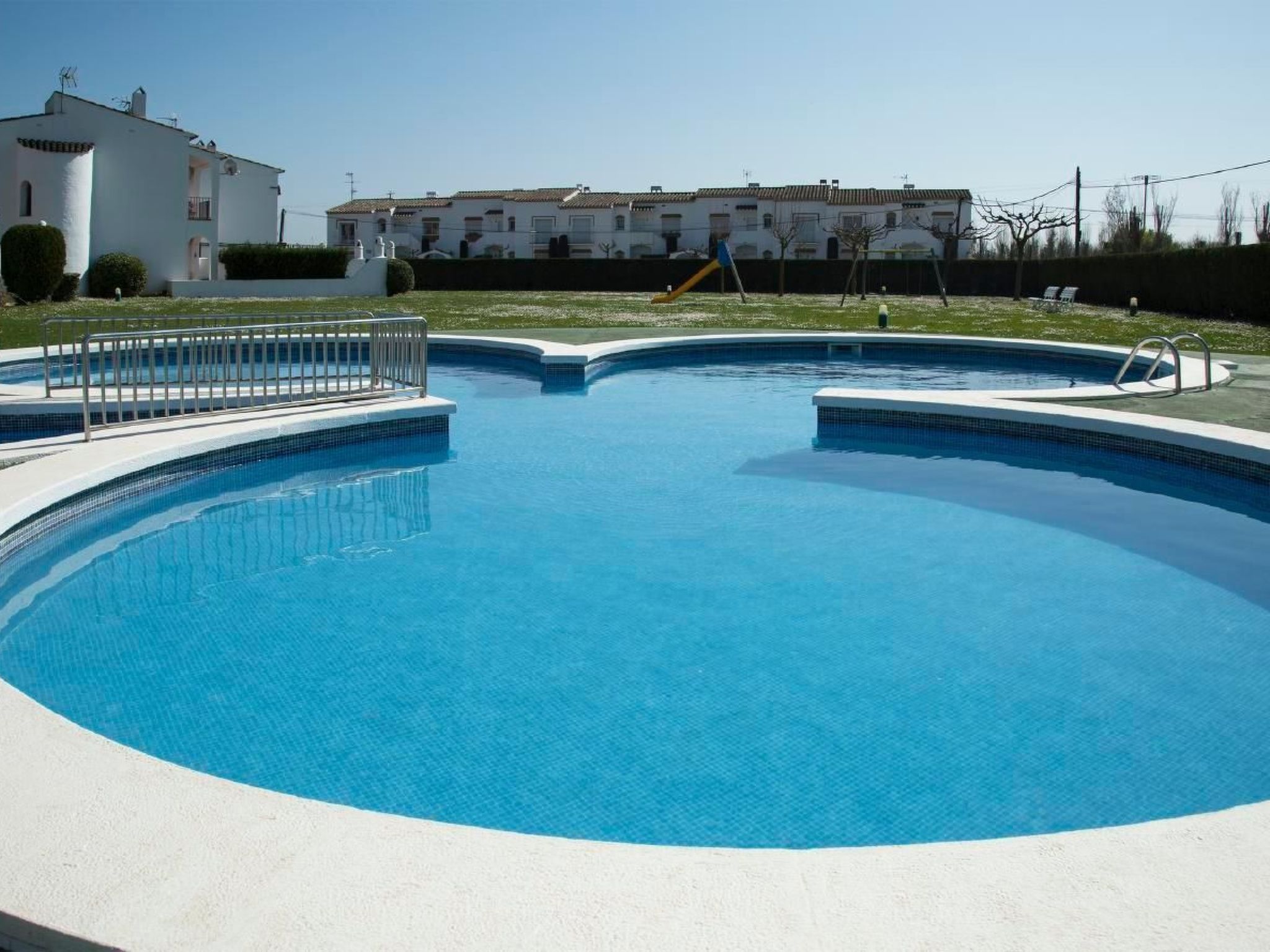 Casa Fluvià mit Gemeinschaftspool-Image-tags.info