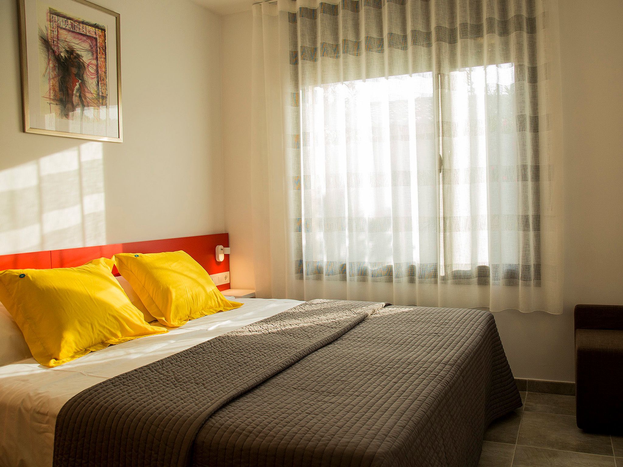 Modernes Einfamilienhaus mit Pool-Binnen