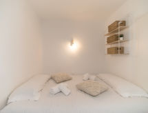 Modern appartement aan zee in L'Estartit met zwembad en terras - thumbnail 4