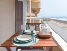 Modern appartement aan zee in L'Estartit met zwembad en terras - thumbnail 3