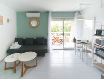 Modern appartement aan zee in L'Estartit met zwembad en terras - thumbnail 2