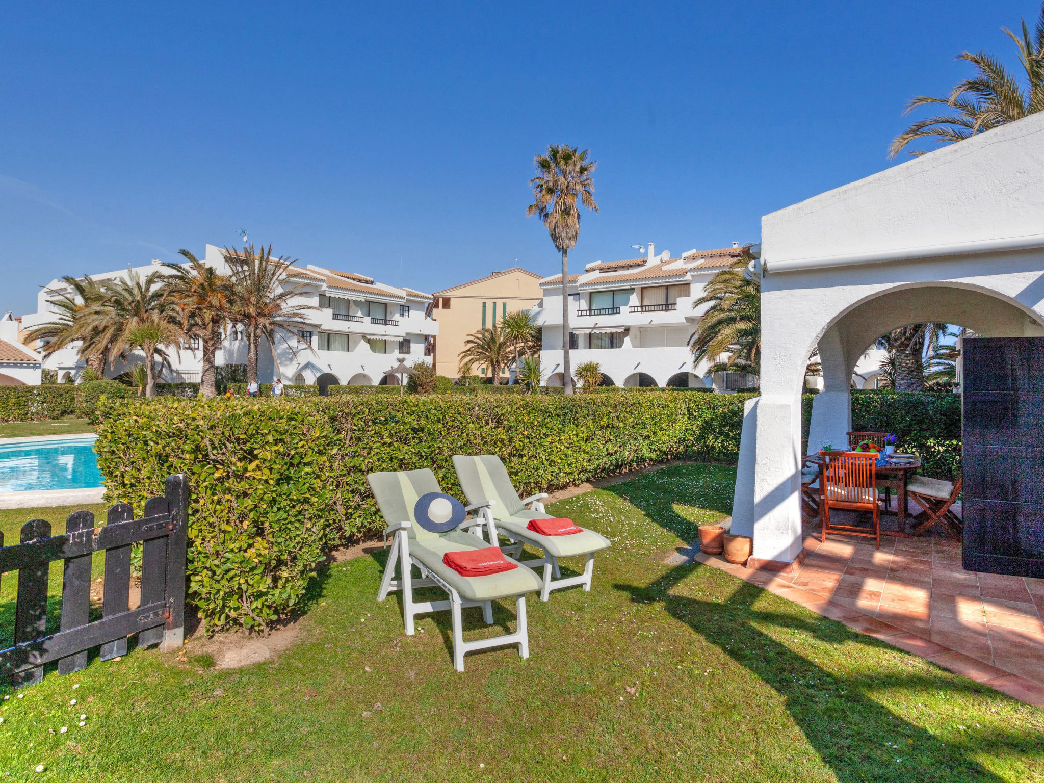 Photo of Green garden & house Pals Beach