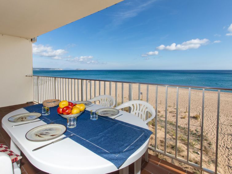 Search and Stay destination Girona, CT - Spain from AU$ 275. Las Medas