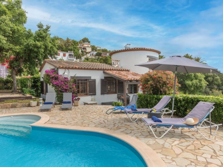 Villa Nimes in Calonge met privézwembad en 4 slaapkamers in Calonge