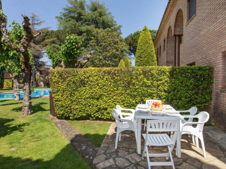 Search and Stay destination Calonge, CT - Spain from AU$ 189. Club