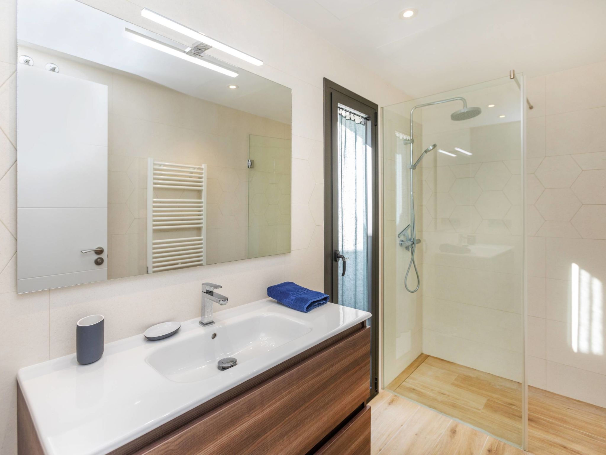 Moderne vrijstaande woning met privézwembad op 800m van het strand - foto 18
