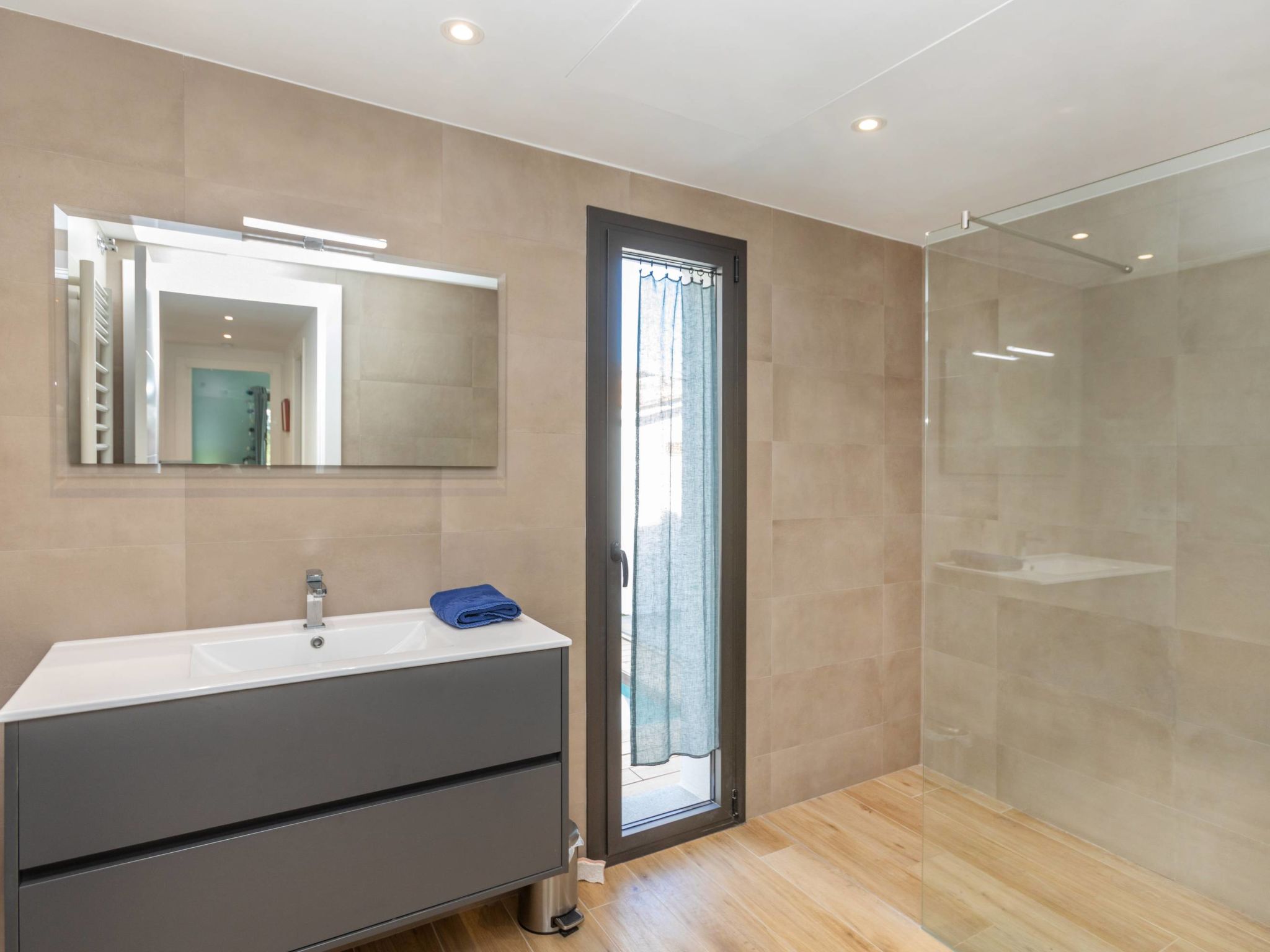 Moderne vrijstaande woning met privézwembad op 800m van het strand - foto 14