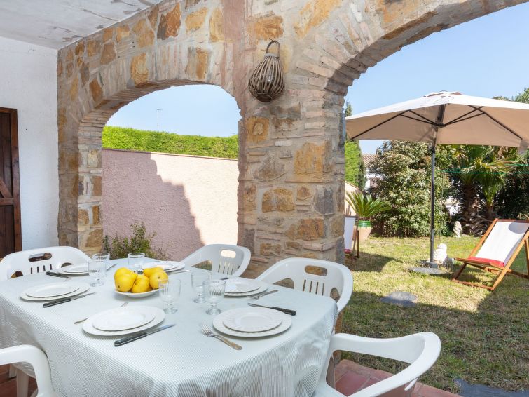 Search and Stay destination Calonge, CT - Spain from AU$ 321. Llevanti de Mar