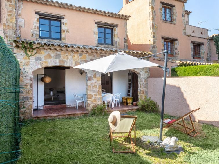 Search and Stay destination Calonge, CT - Spain from AU$ 321. Llevanti de Mar