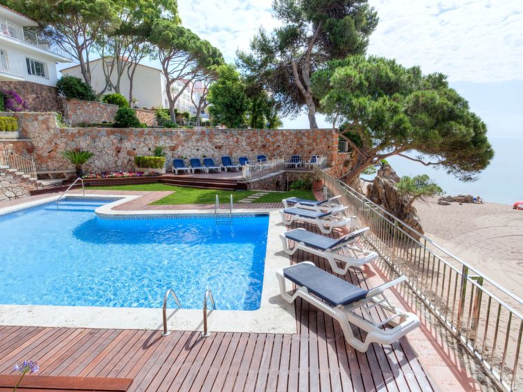 Crystal Accommodation in Playa D’Aro