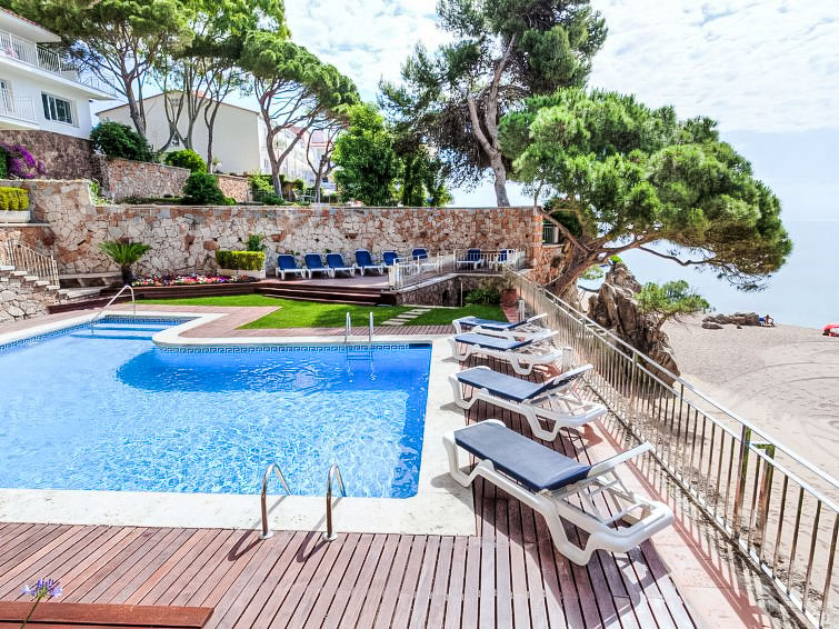 Playa D’Aro accommodation cottages for rent in Playa D’Aro apartments to rent in Playa D’Aro holiday homes to rent in Playa D’Aro
