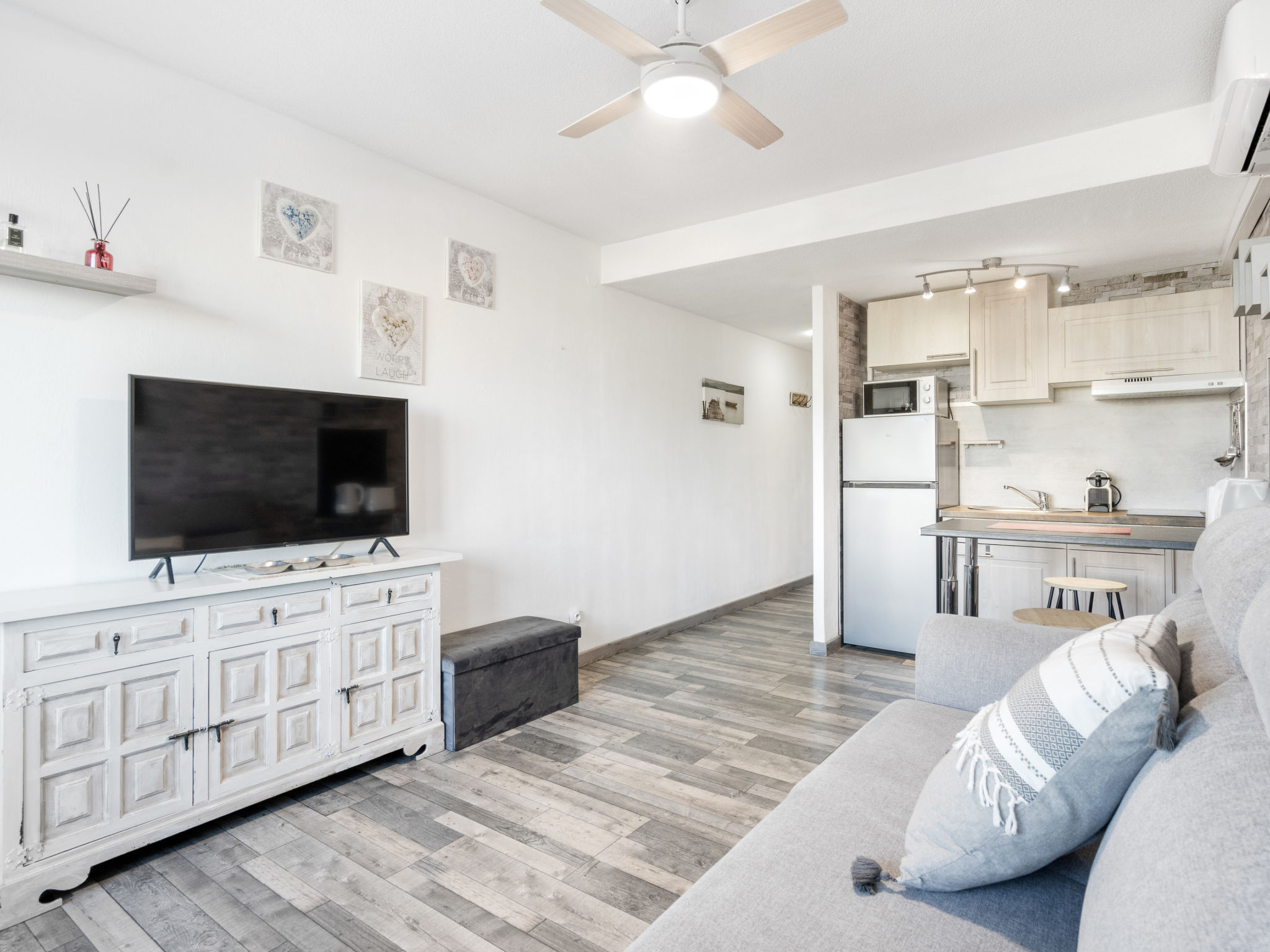 Photo of WELCS ESTUDIO 156 PDA en el centro