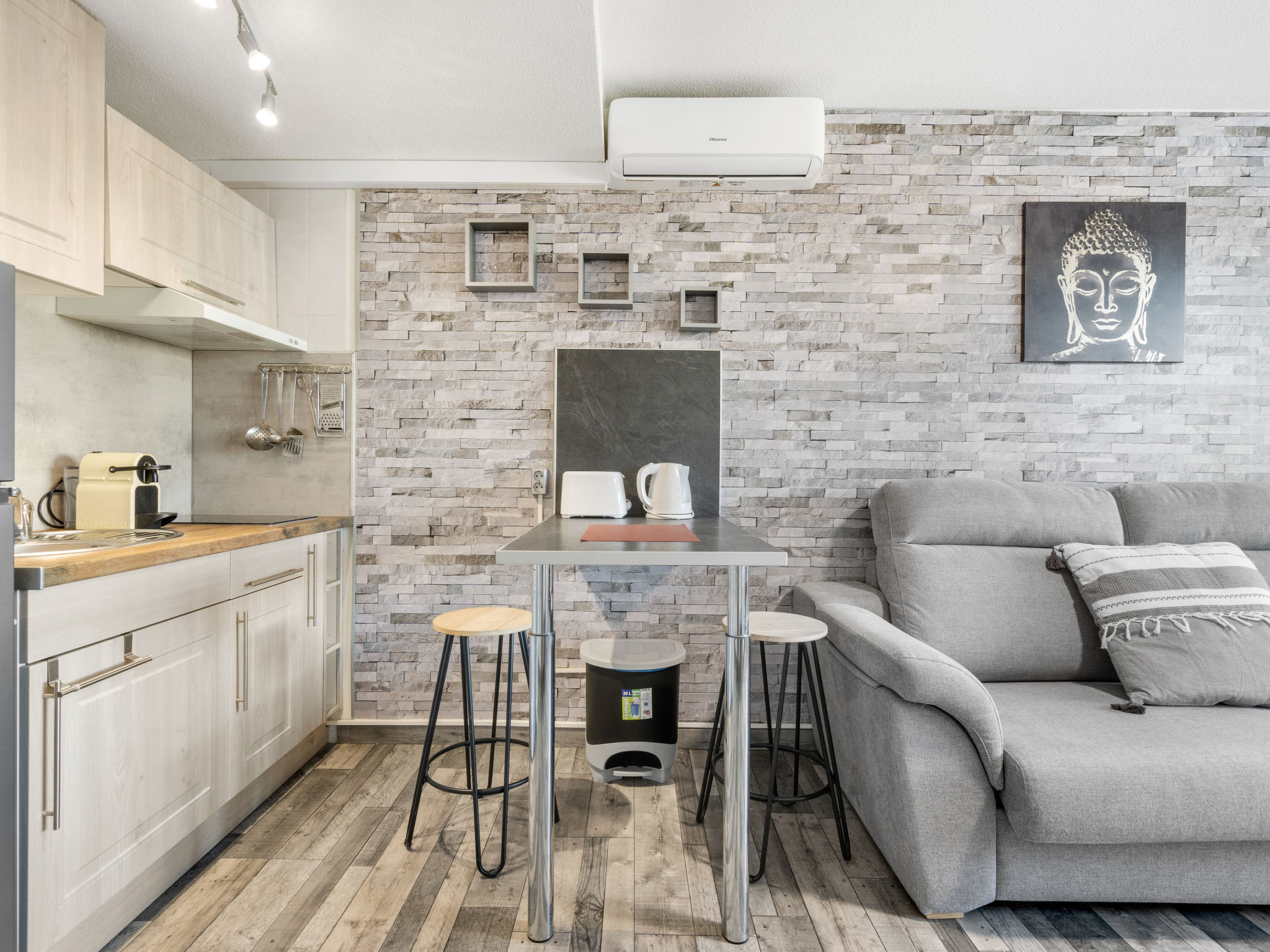 Photo of WELCS ESTUDIO 156 PDA en el centro