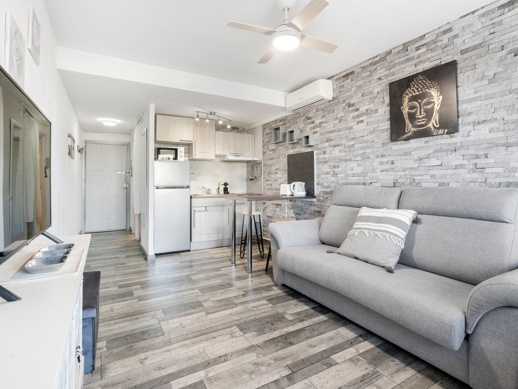 Photo of WELCS ESTUDIO 156 PDA en el centro