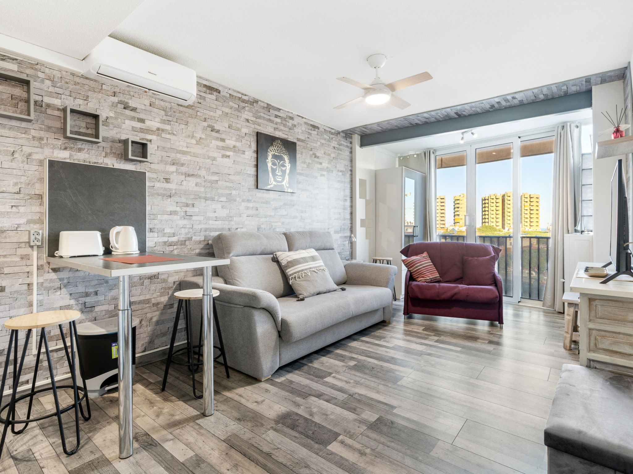 Photo of WELCS ESTUDIO 156 PDA en el centro