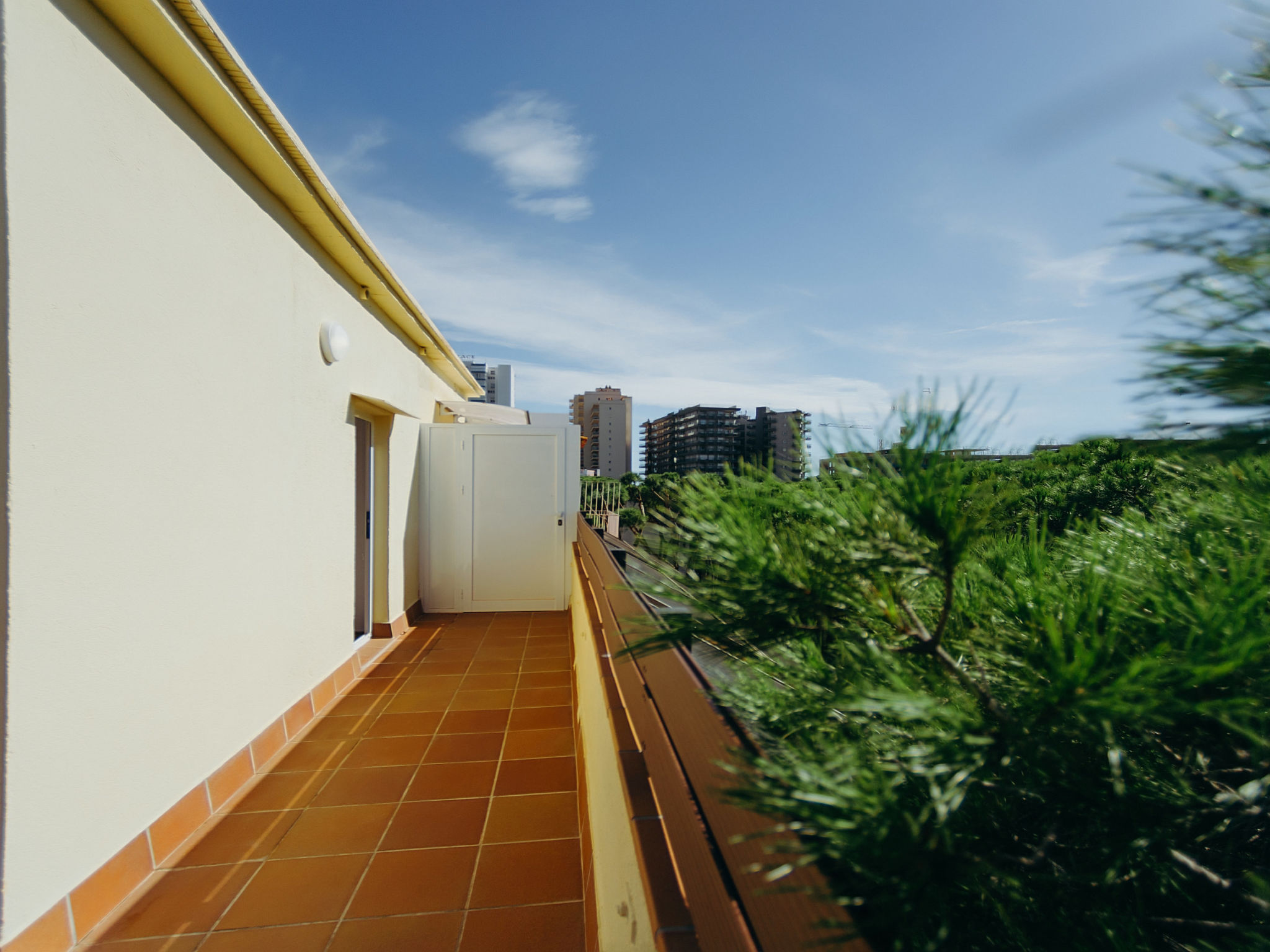 Photo of WELCS DUPLEX 192 PDA cerca del mar