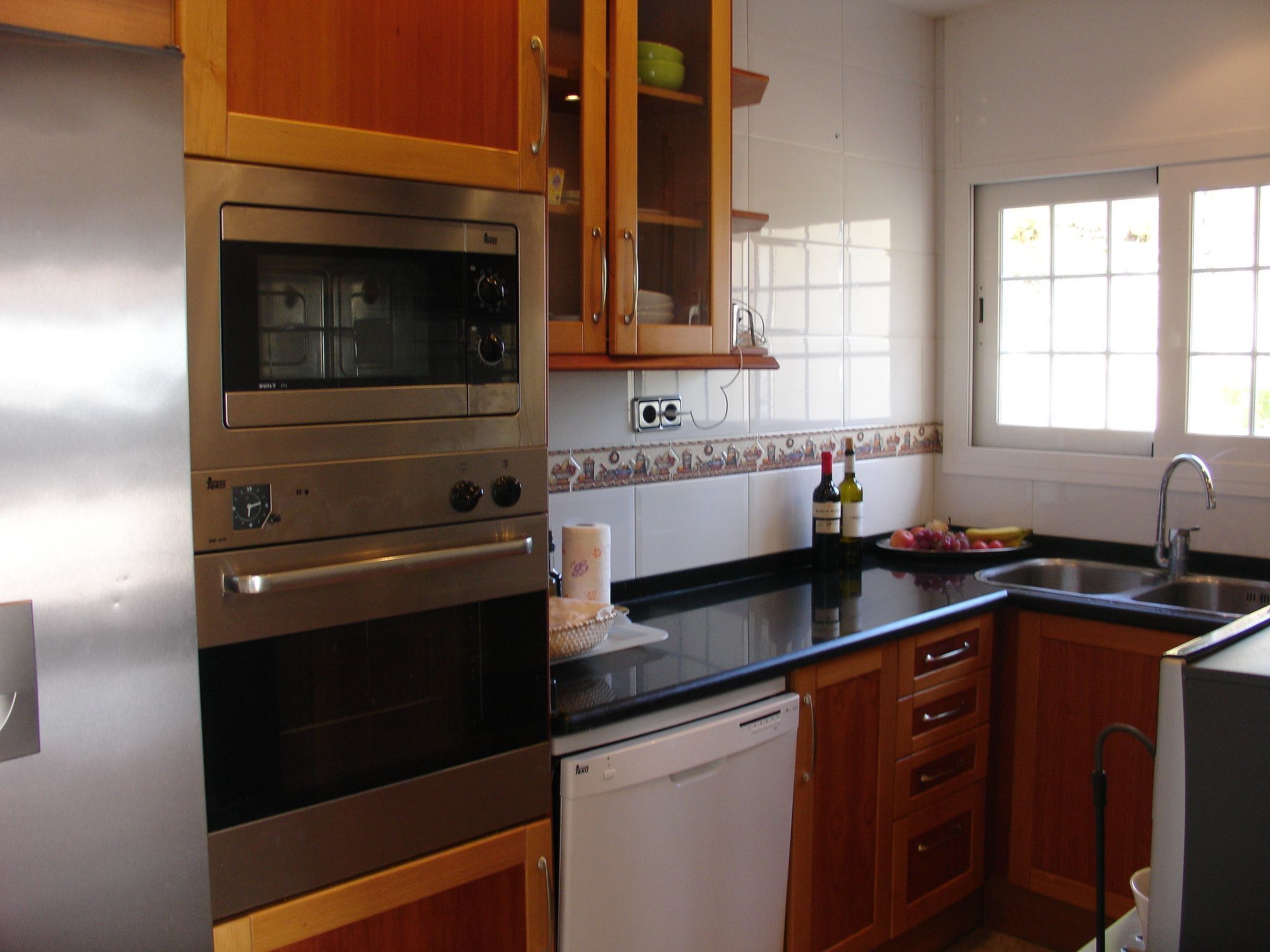 Gemütliches Ferienhaus mit Pool und Meerblick-Binnen