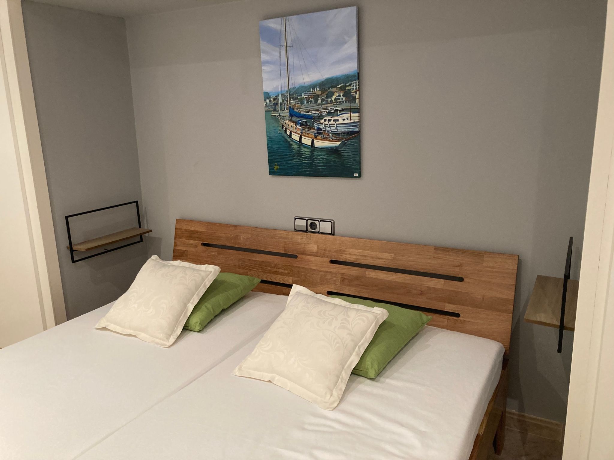 Gemütliches Ferienhaus mit Pool und Meerblick-Binnen