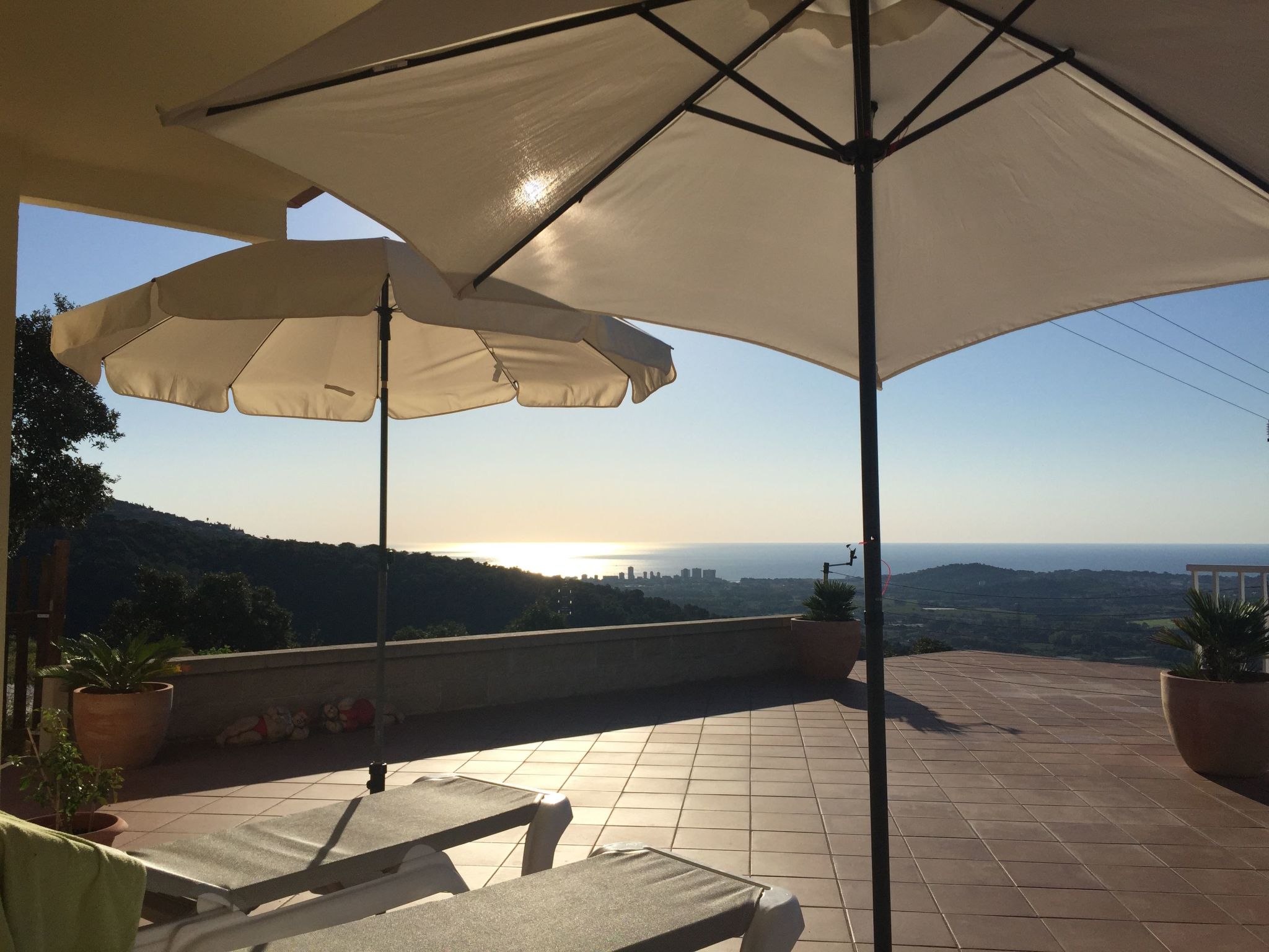 Gemütliches Ferienhaus mit Pool und Meerblick-Binnen