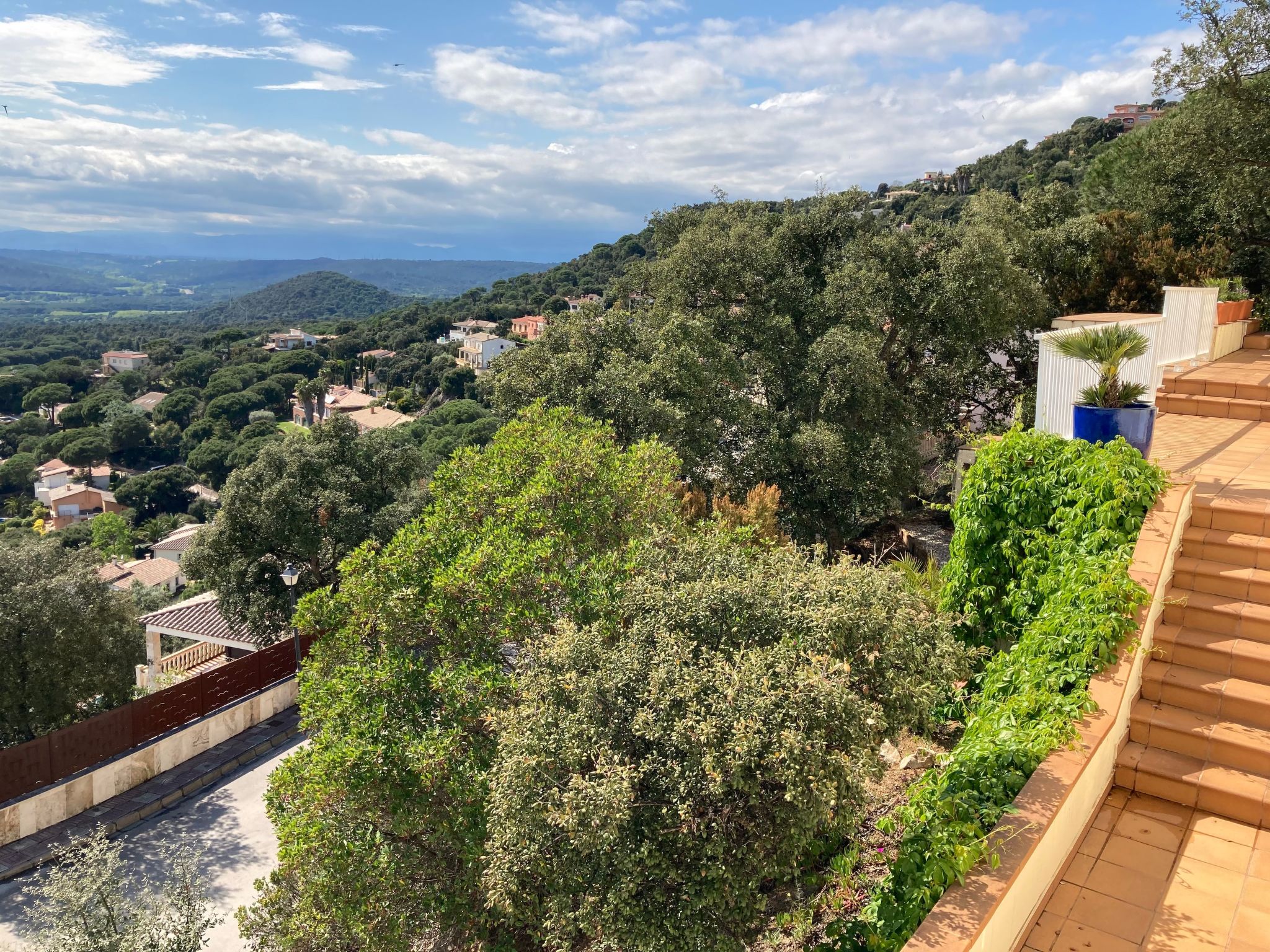 Gemütliches Ferienhaus mit Pool und Meerblick-Binnen