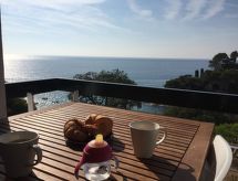 Salions: Romantisch Appartement met Zeezicht op 50 Meter van het Strand in Tossa de Mar - thumbnail 3