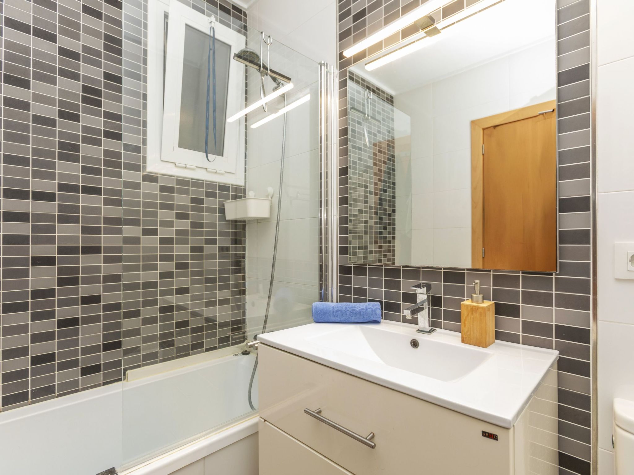 Photo of Miramar Salions