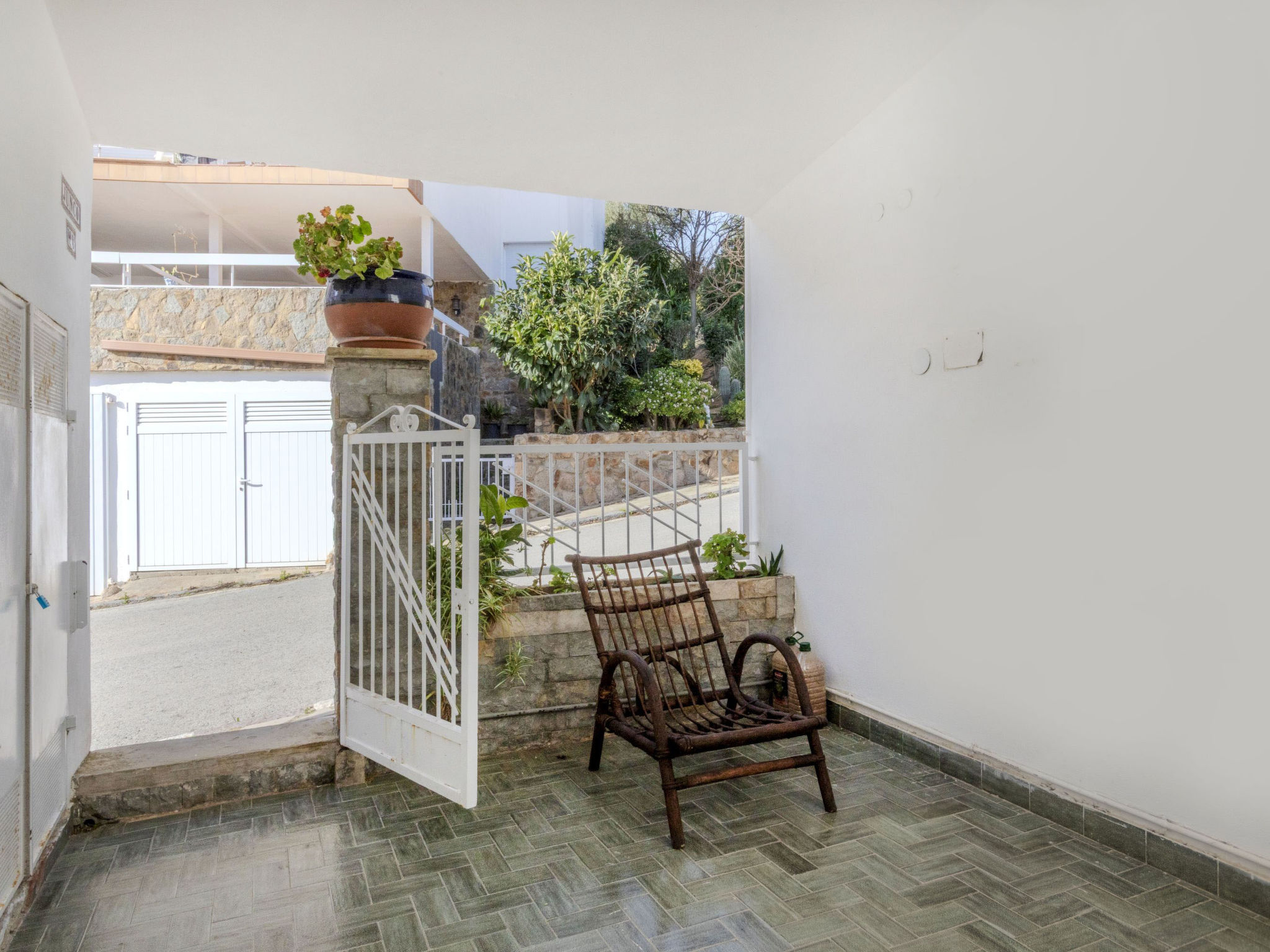 Photo of Miramar Salions