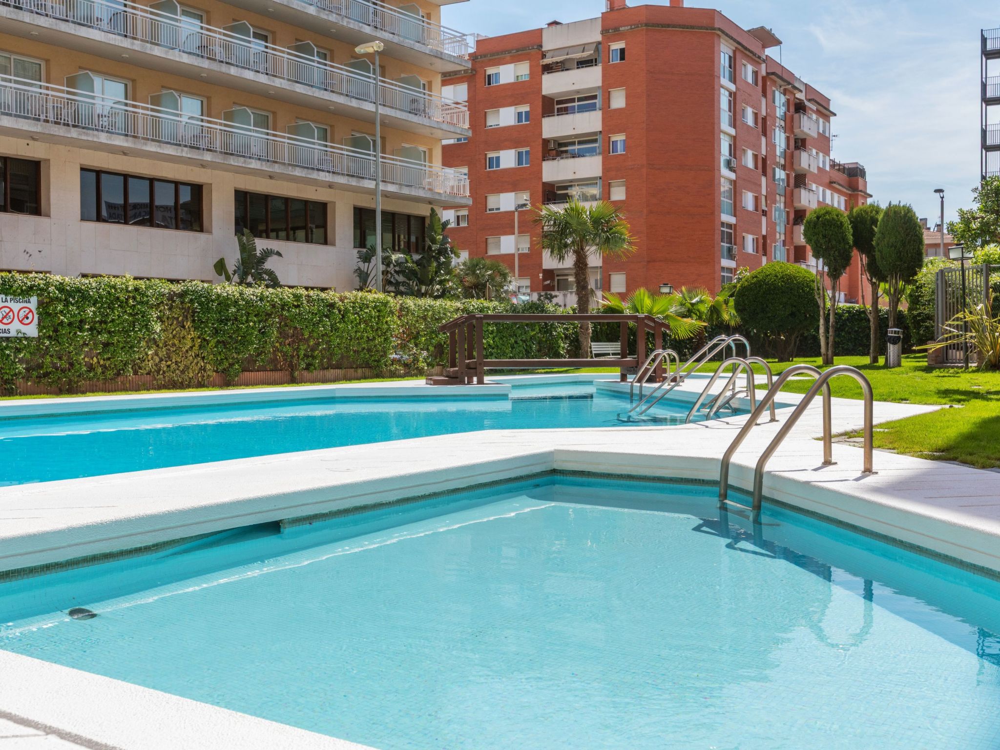 Photo of Las Americas