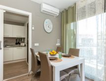 Licht appartement op 300m van het strand met zwembad in Lloret de Mar - thumbnail 5