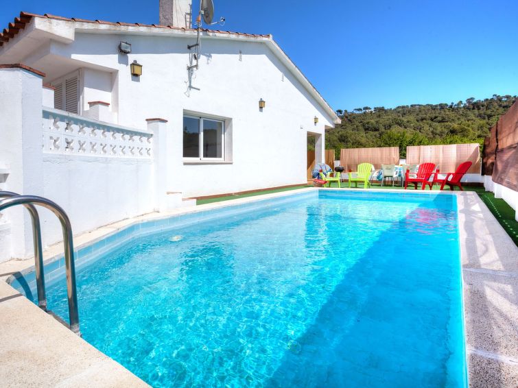 Search and Stay destination Girona, CT - Spain from AU$ 370. Blue