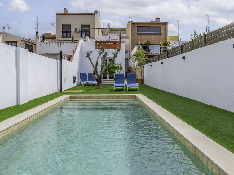 Aan zee: Ruim vakantiehuis met privézwembad in Malgrat de Mar in Malgrat de Mar
