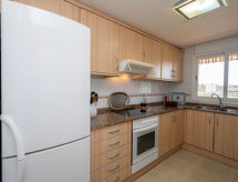 Bergzicht en luxe: ruim appartement aan zee in Malgrat de Mar - thumbnail 3
