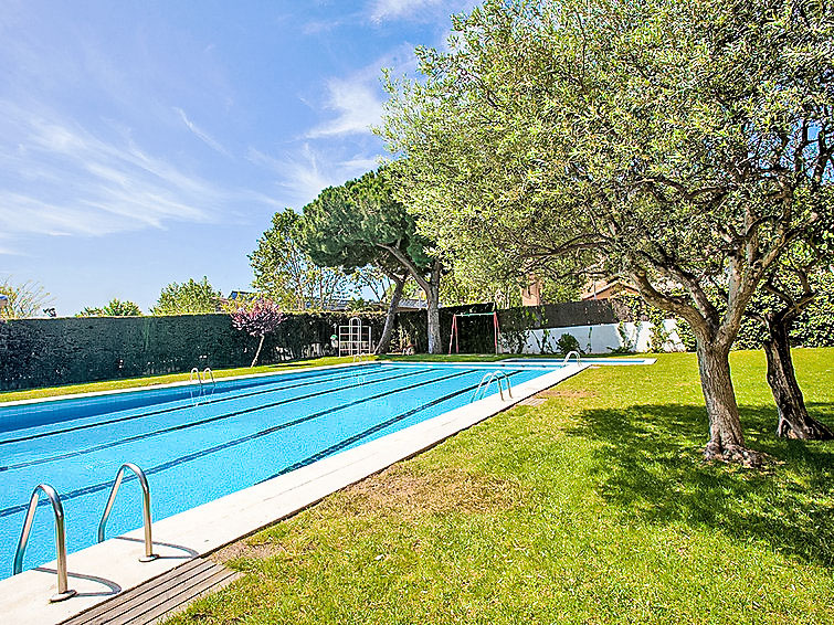 Search and Stay destination Calella, CT - Spain from AU$ 292. Edificio Blanqueries