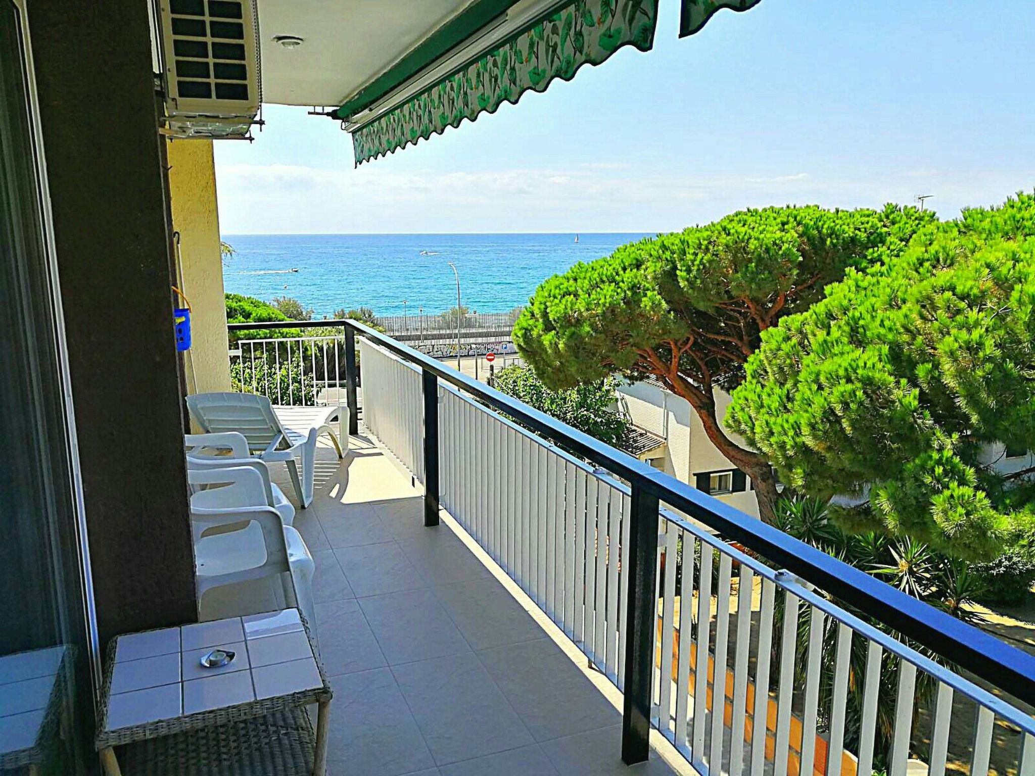 Wohnung "Llavaneras2" mit Meerblick