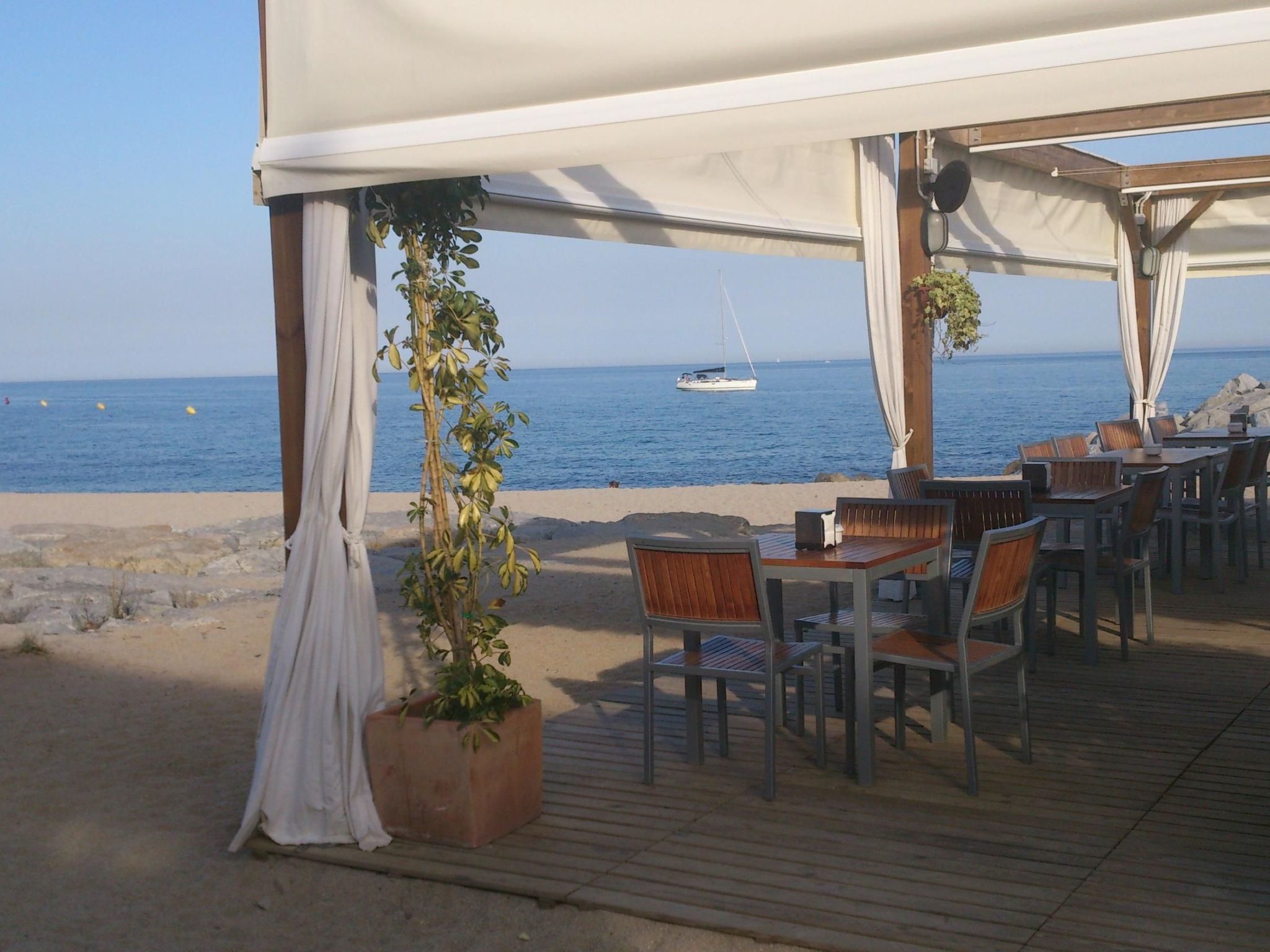 Wohnung "Llavaneras2" mit Meerblick-Outside