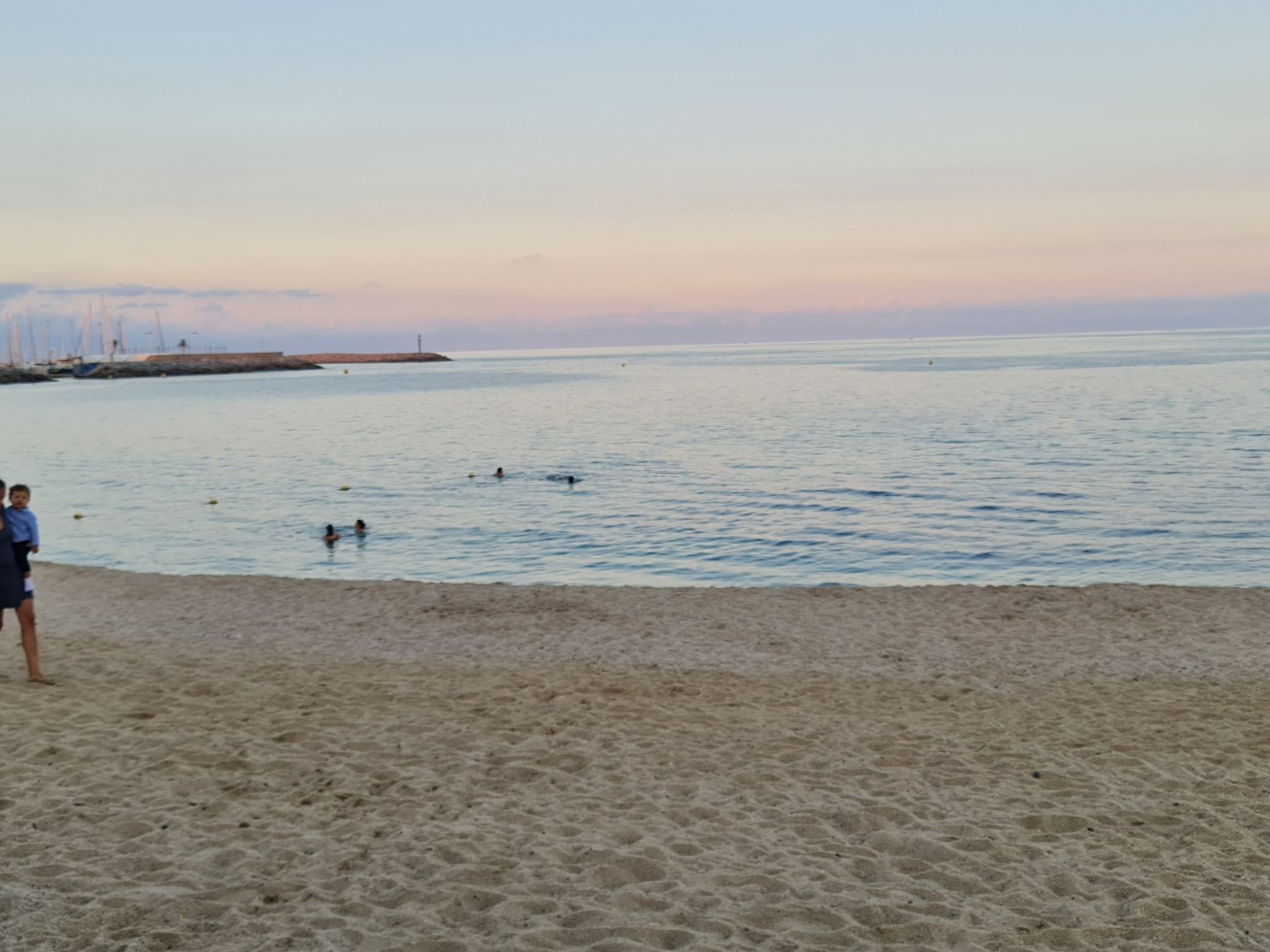 Wohnung "Llavaneras2" mit Meerblick-Outside