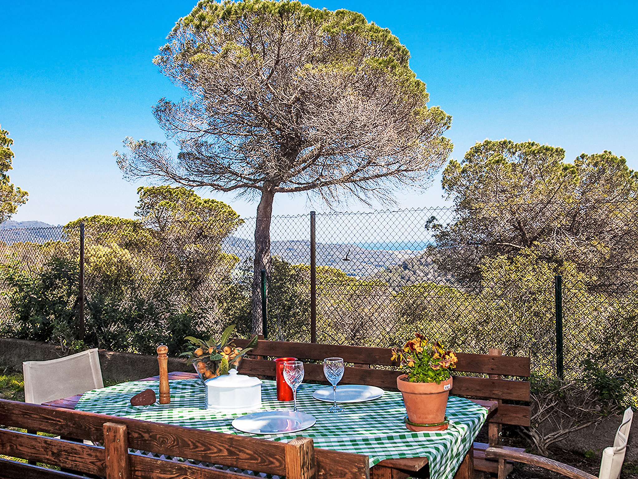 Moderne vrijstaande villa met privézwembad nabij Barcelona en zee - foto 25