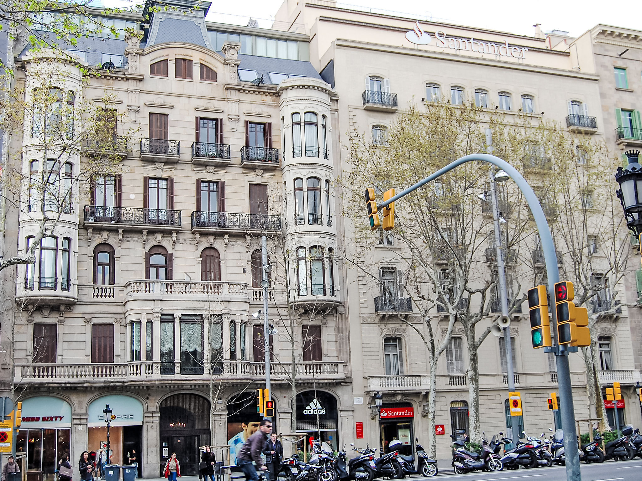 Photo of Plaza de Catalunya - Pso. de Gracia