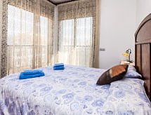 Modern appartement in Poblenou, 700m van strand Bogatell, 3 slaapkamers - thumbnail 1