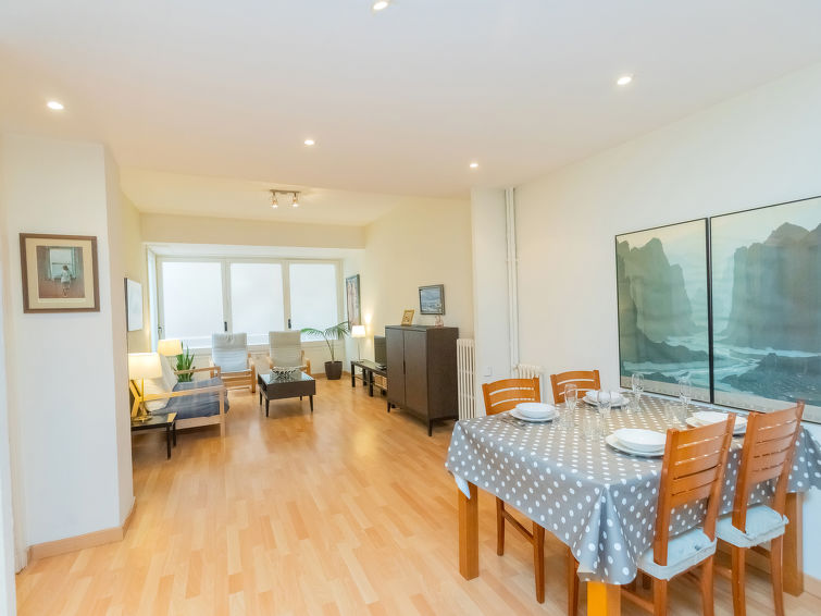 Search and Stay destination Gràcia, CT - Spain from AU$ 373. Eixample Dret Corsega Roger Lluria